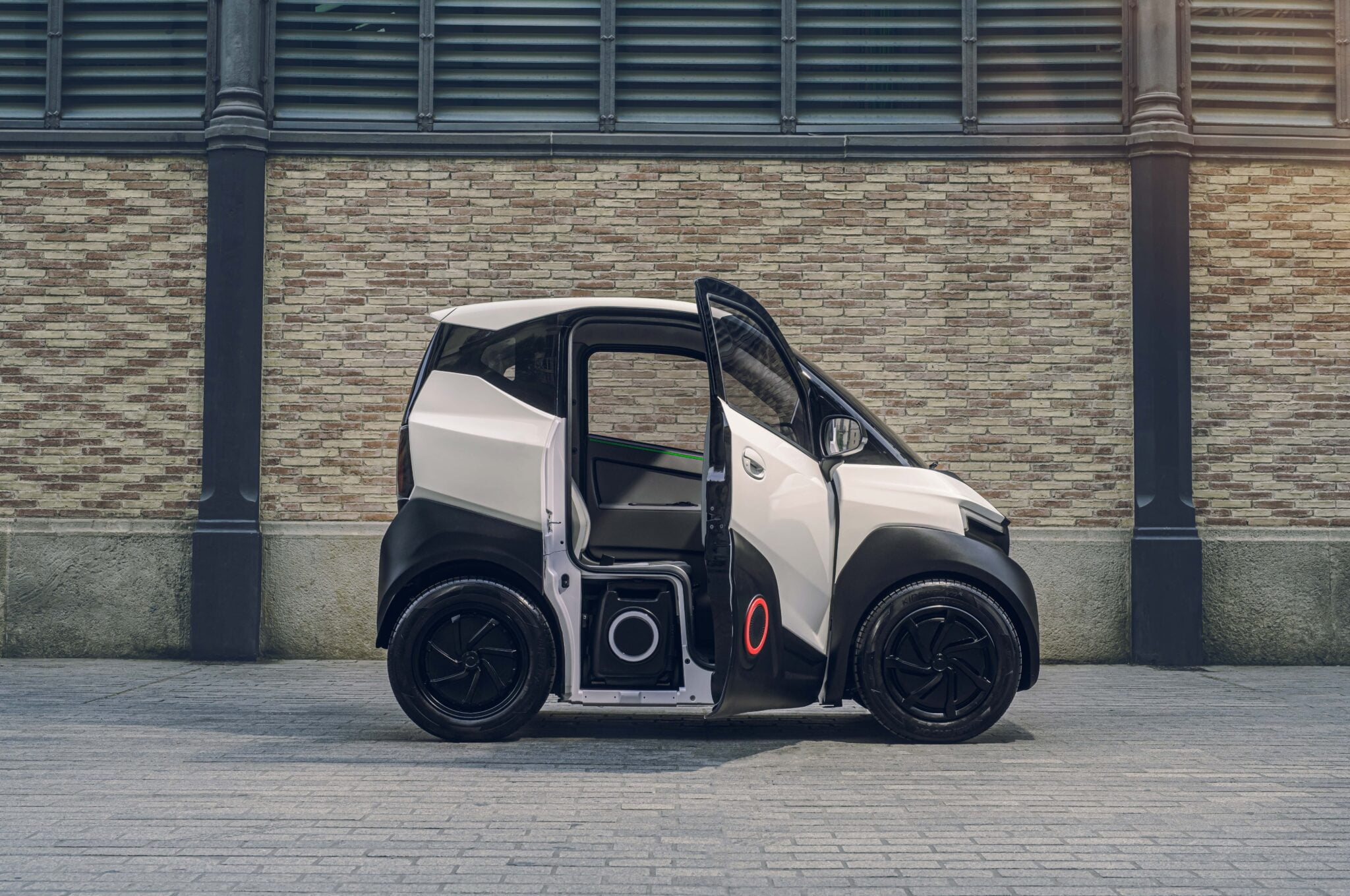 Silence S04 Elektro Nano Car Zuerich Tuer Offen